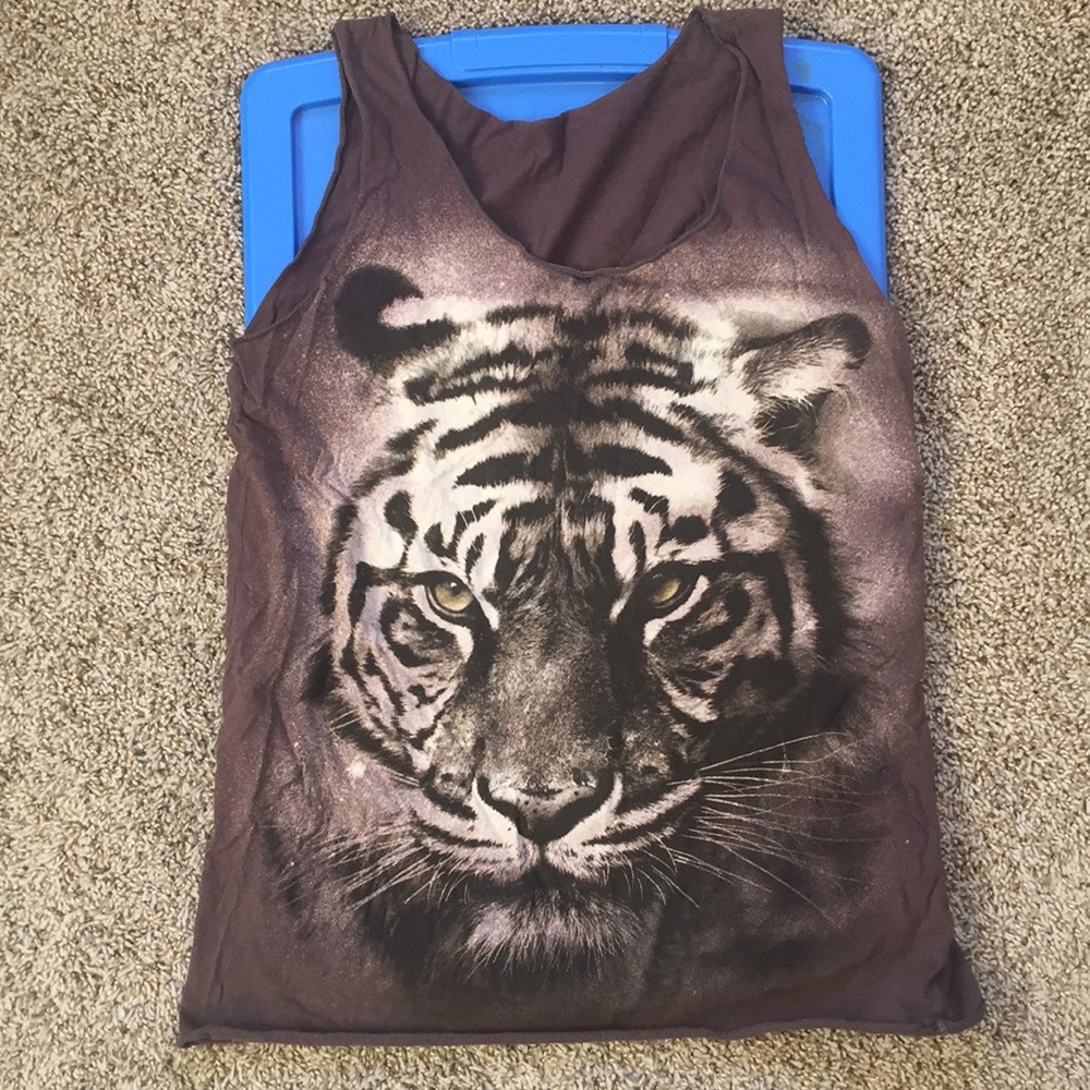 Tiger tank (free with minimum $15 purchase)